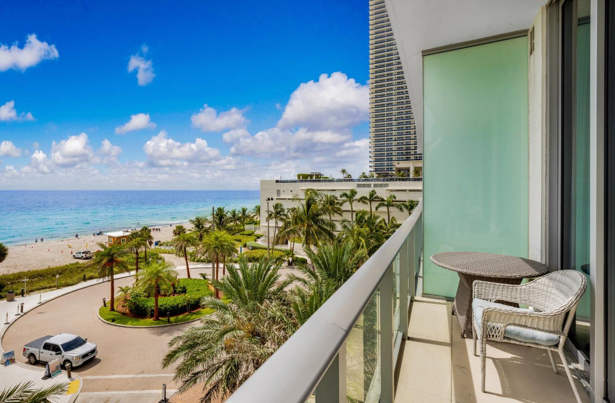 Wake Up To The Sound Of Waves In A Stylish Condo In A Luxury Resort Hollywood Eksteriør bilde