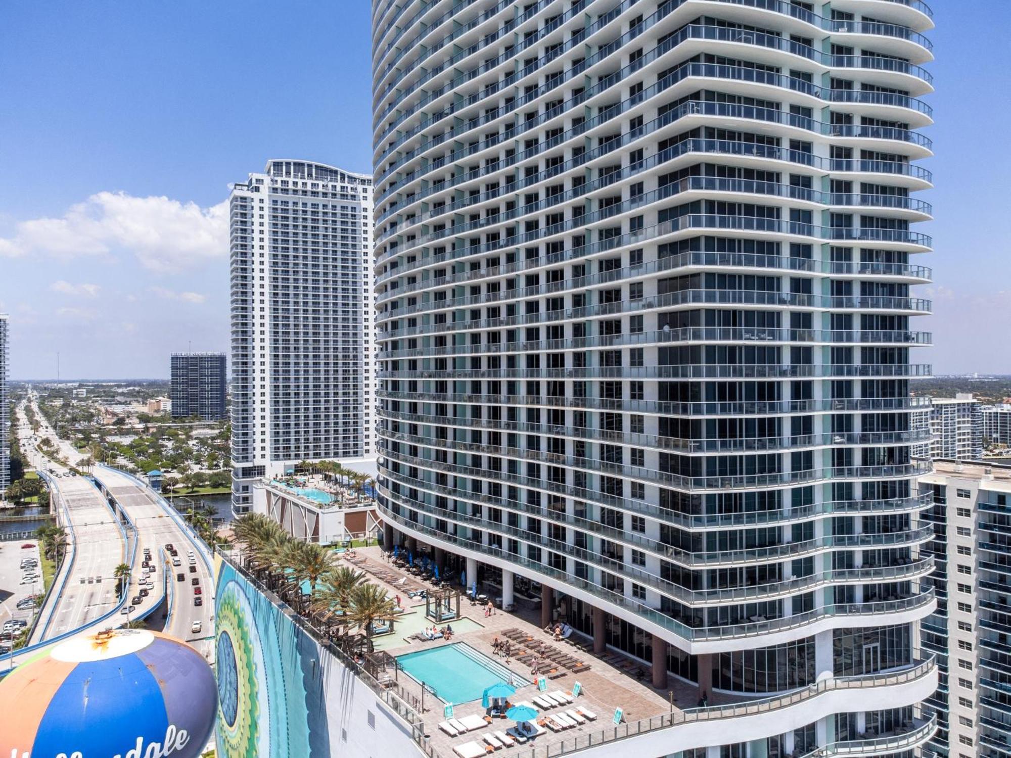 Wake Up To The Sound Of Waves In A Stylish Condo In A Luxury Resort Hollywood Eksteriør bilde