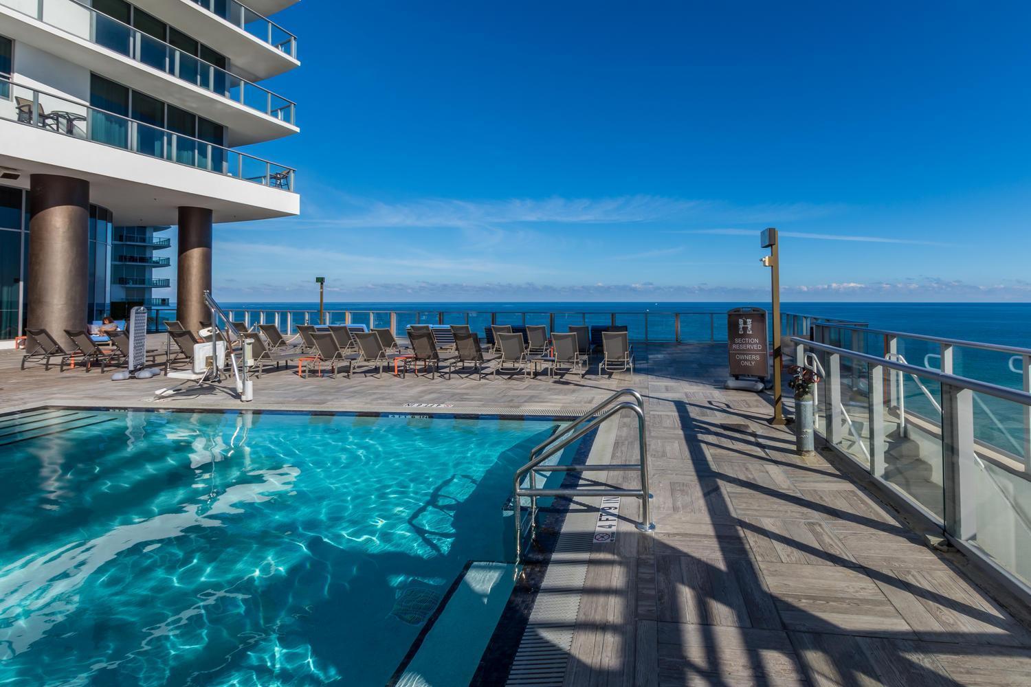 Wake Up To The Sound Of Waves In A Stylish Condo In A Luxury Resort Hollywood Eksteriør bilde