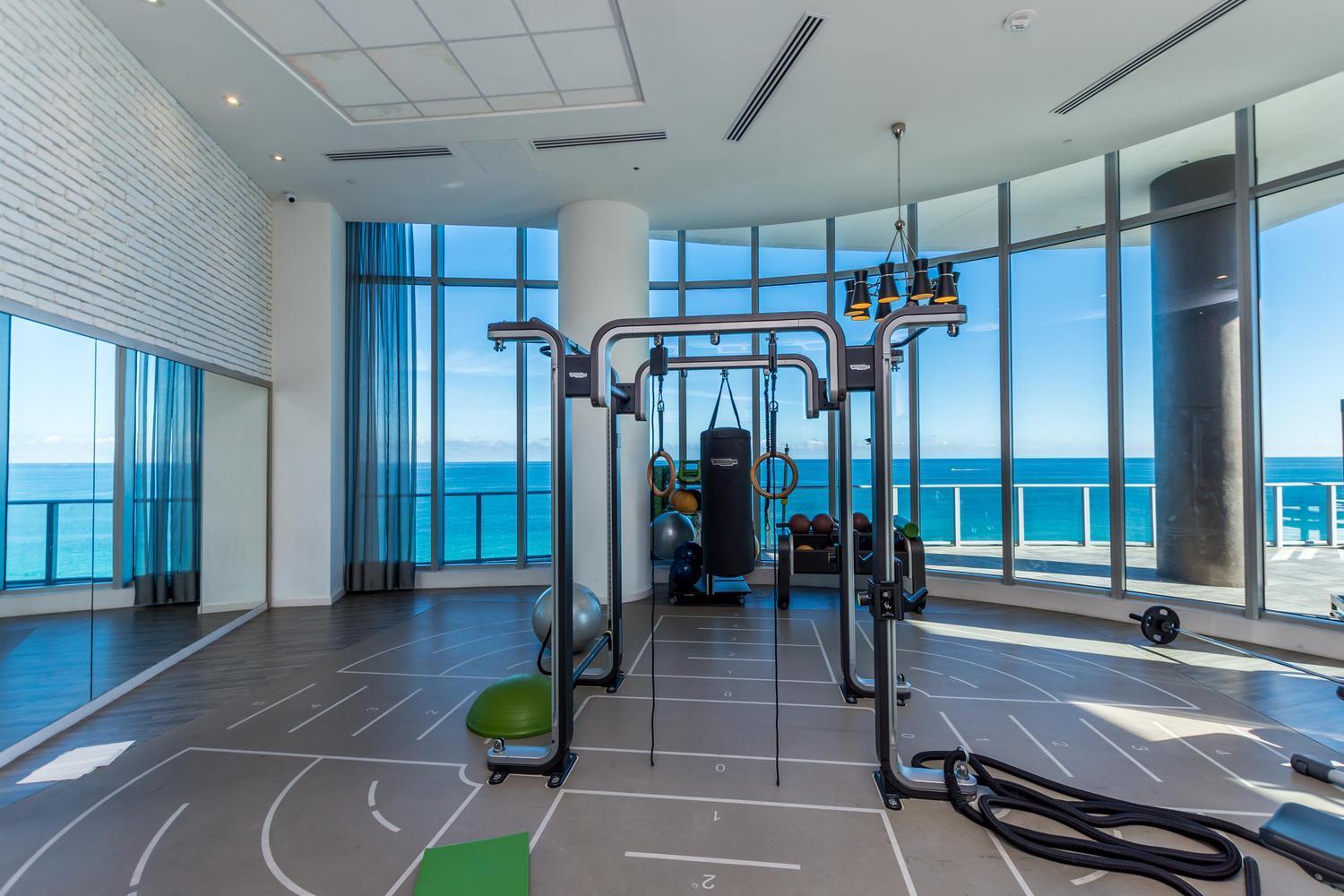 Wake Up To The Sound Of Waves In A Stylish Condo In A Luxury Resort Hollywood Eksteriør bilde