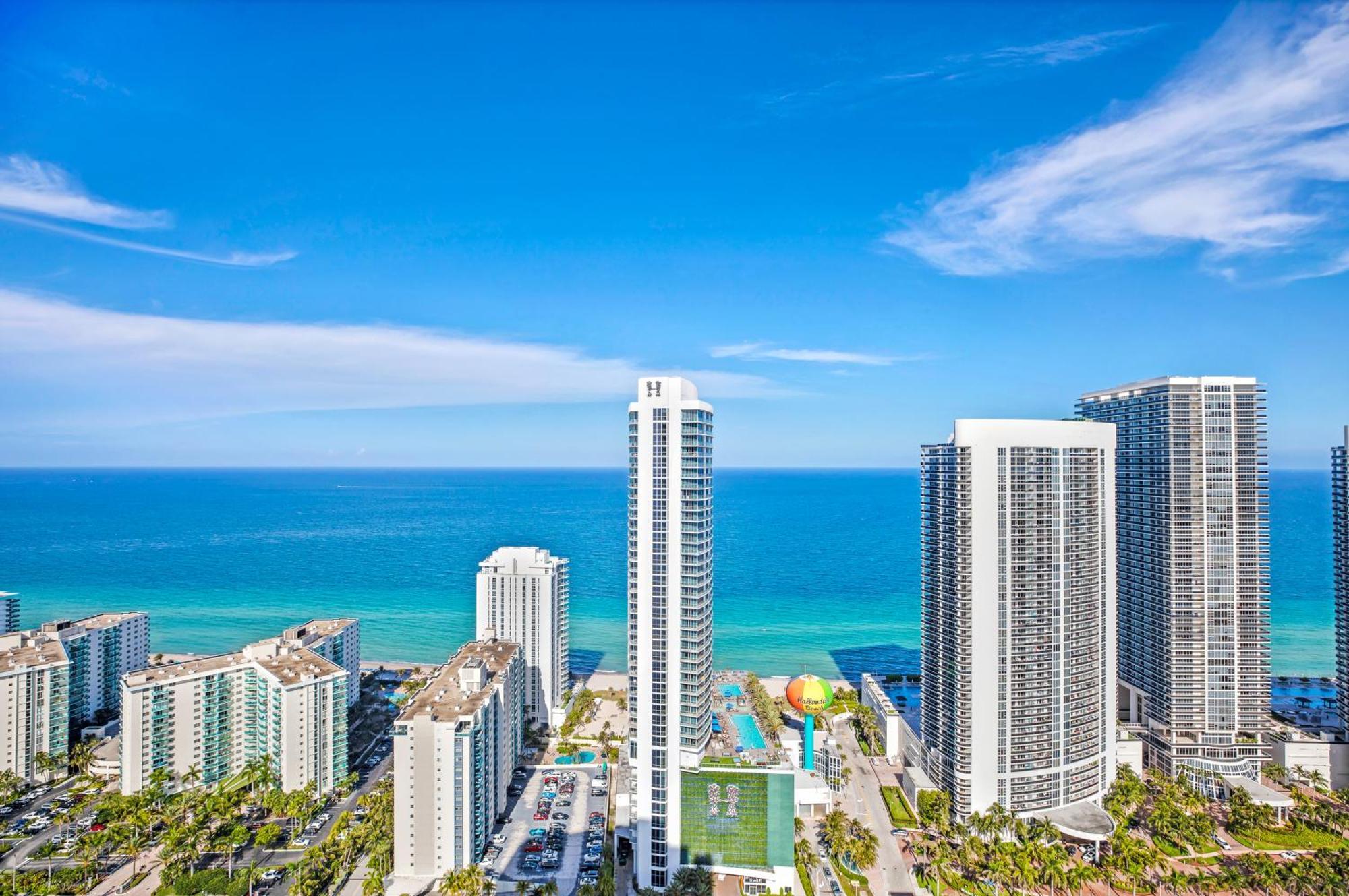 Wake Up To The Sound Of Waves In A Stylish Condo In A Luxury Resort Hollywood Eksteriør bilde