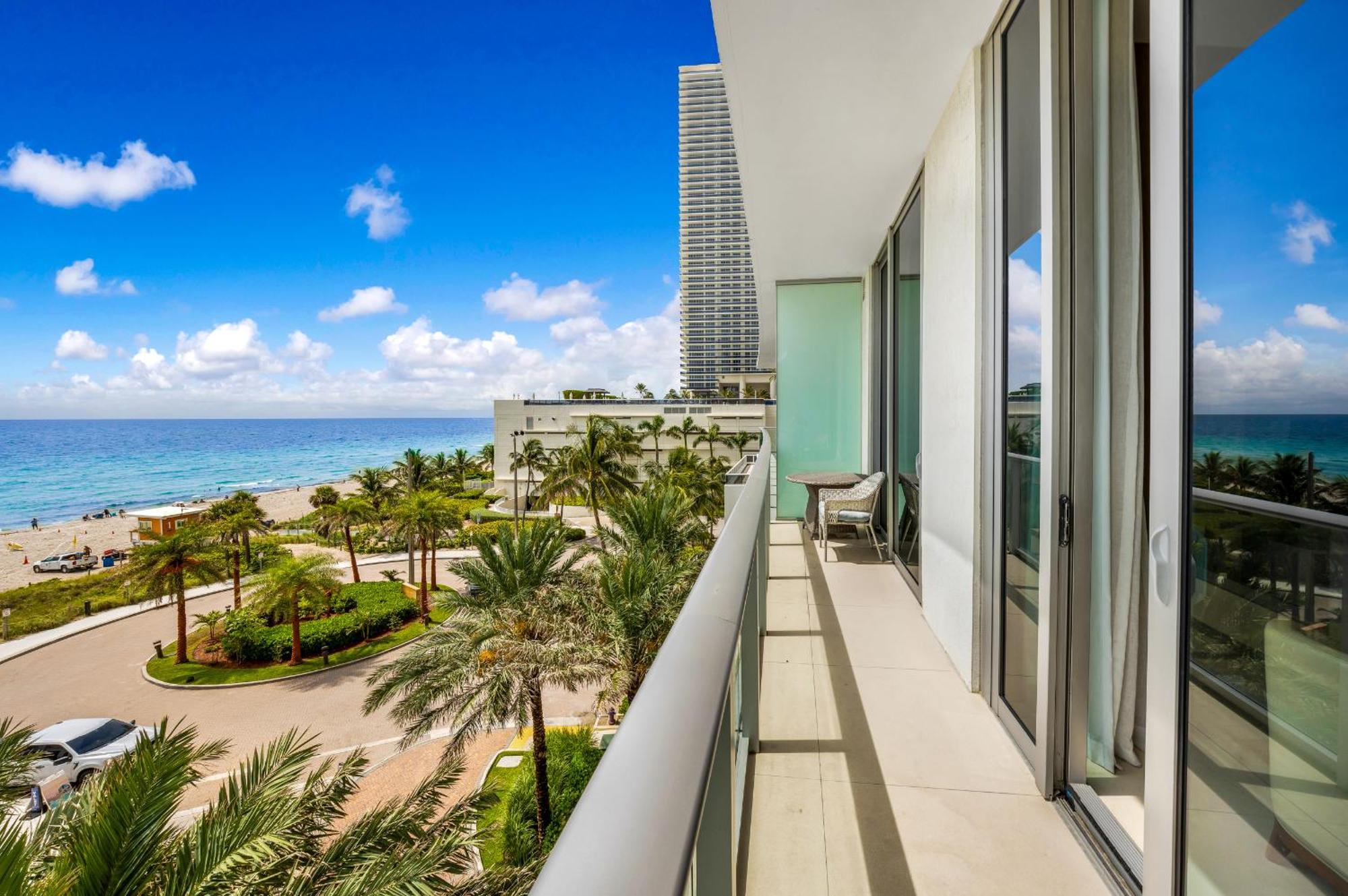 Wake Up To The Sound Of Waves In A Stylish Condo In A Luxury Resort Hollywood Eksteriør bilde