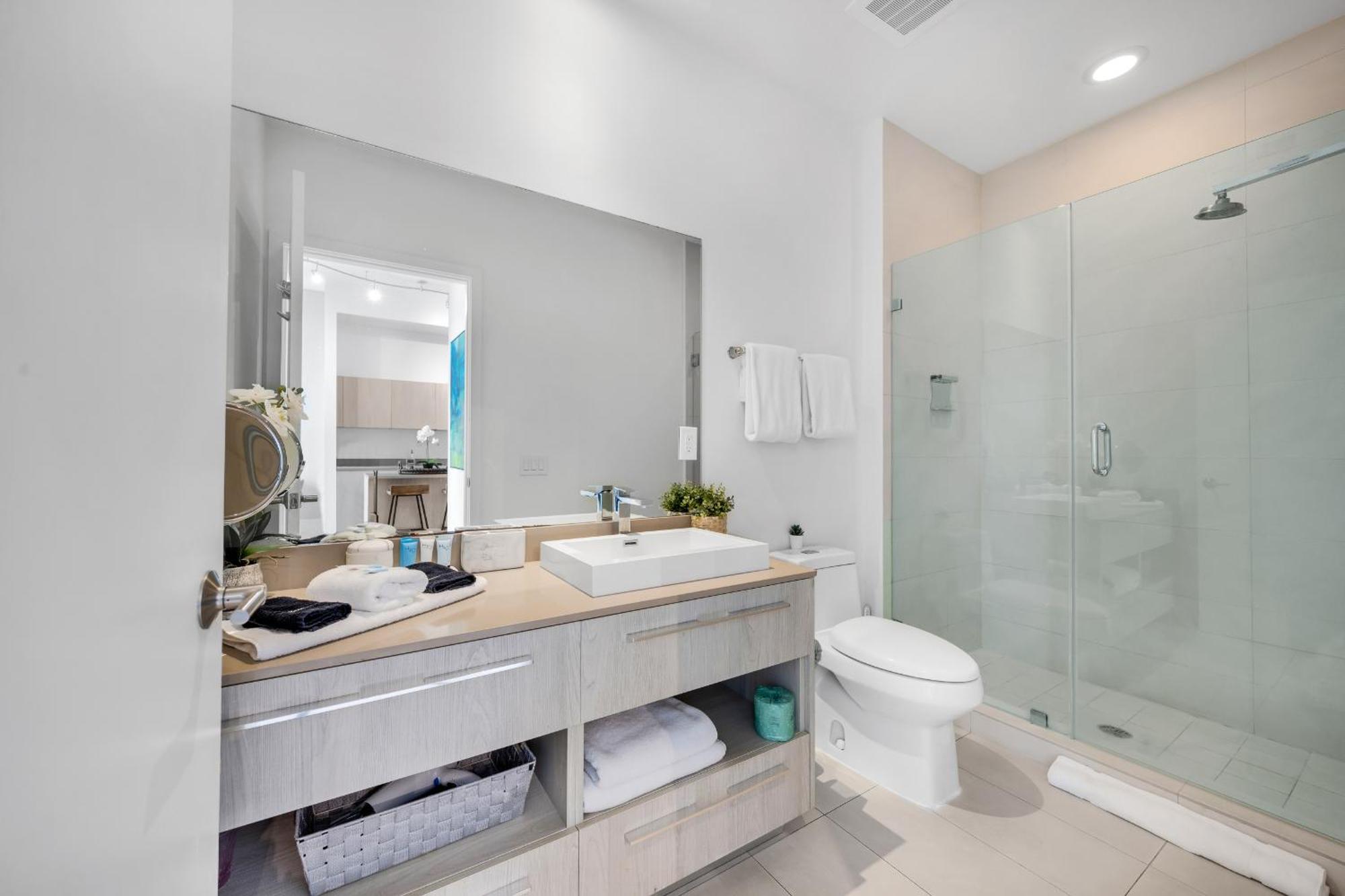Wake Up To The Sound Of Waves In A Stylish Condo In A Luxury Resort Hollywood Eksteriør bilde