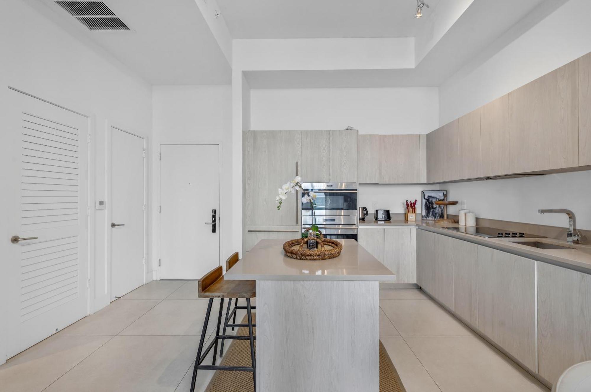 Wake Up To The Sound Of Waves In A Stylish Condo In A Luxury Resort Hollywood Eksteriør bilde
